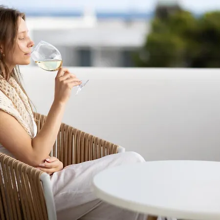 Acoya Residences Aparthotel Alikí